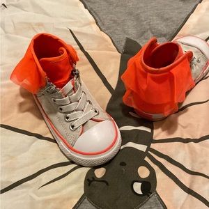 Size 6 toddler girls converse super cute